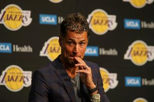 前高管：湖人也得解雇佩林卡 留用他在东契奇时代就别想夺冠